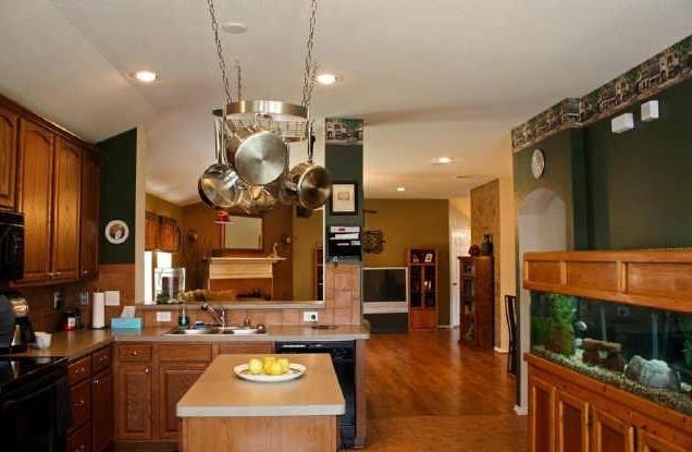 Building Photo - 3408 Willow Springs Dr