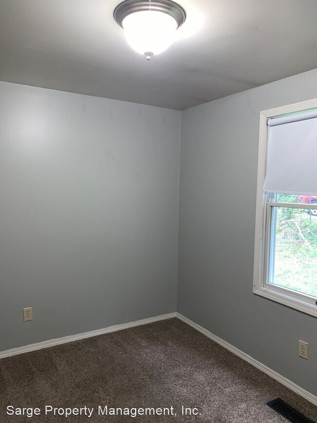 Building Photo - 4 br, 2 bath House - 403 S Mitchell St