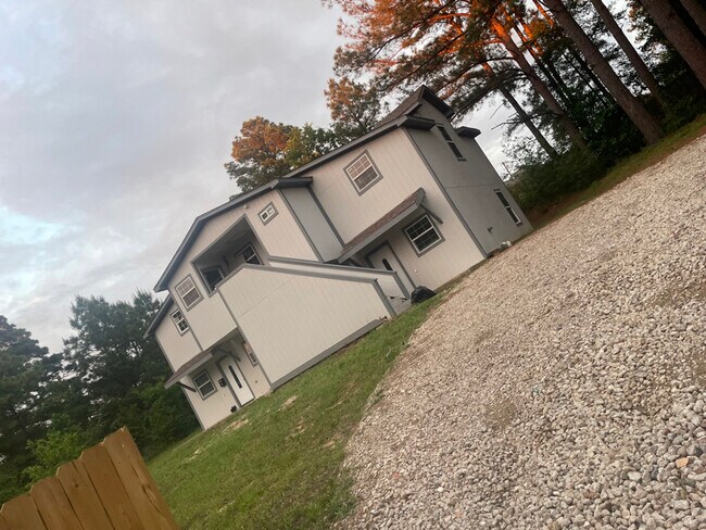 Foto del edificio - 15831 Echo Glen Dr