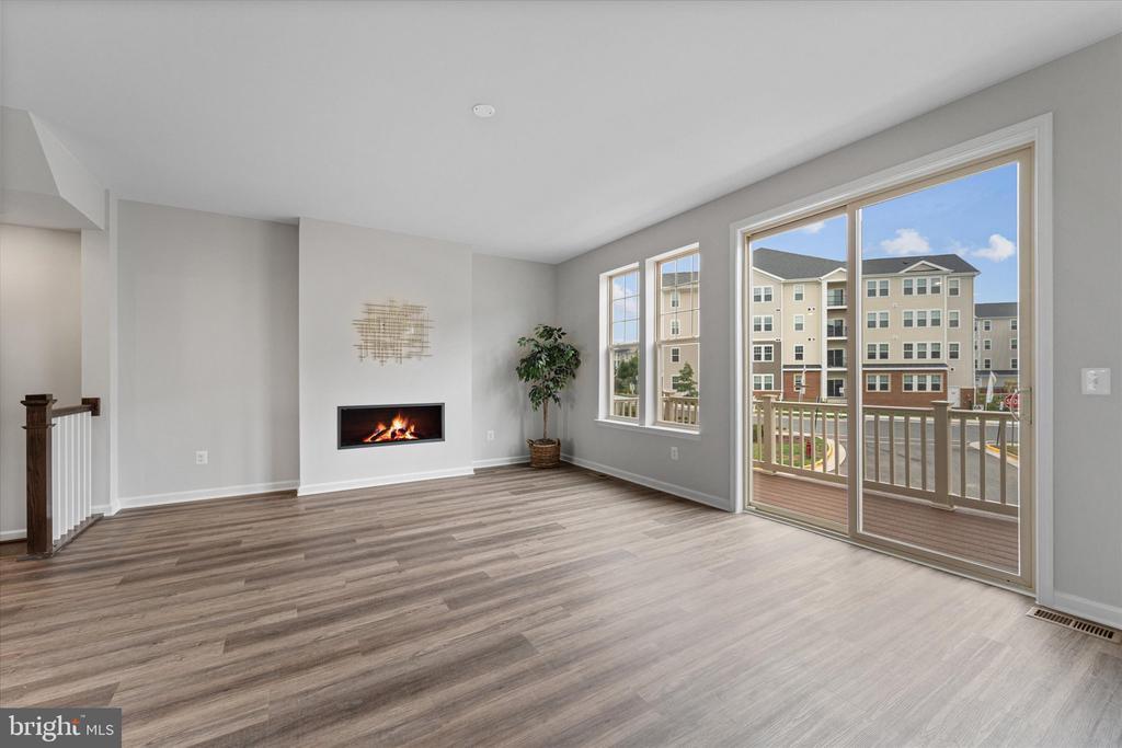Primary Photo - 705 Sawback Sq NE