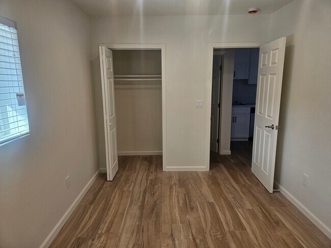 Dormitorio - 17140 Rayen St