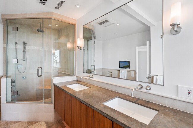 Building Photo - 18101 Coastline Dr
