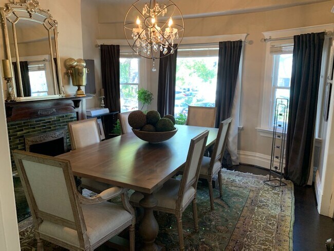 Building Photo - 2117 L St