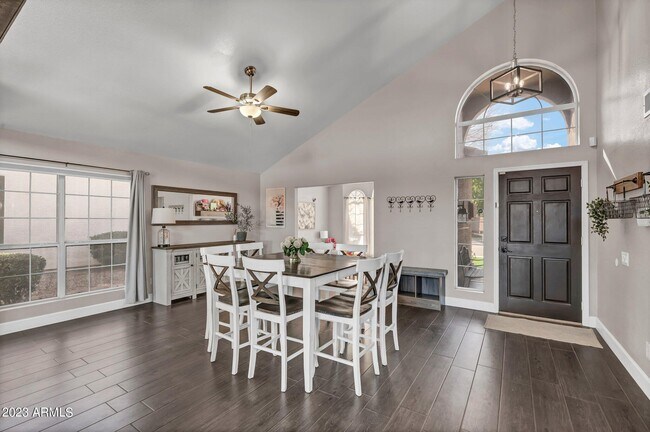 Foto del edificio - 412 W Sagebrush St