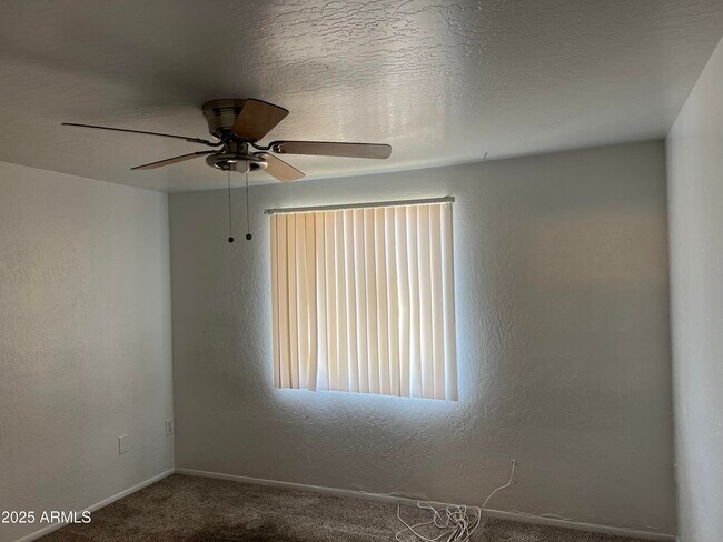 Foto del edificio - 13433 N 16th Ave