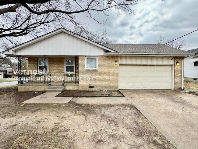 Building Photo - 5764 E 24th St