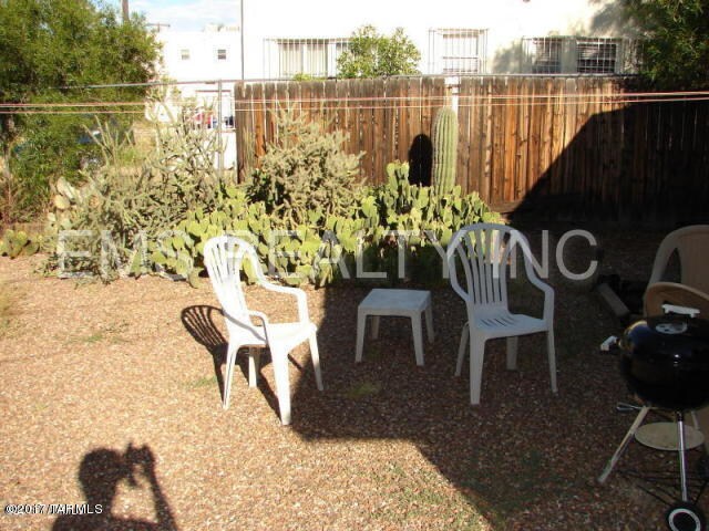 Foto del edificio - 1167 E Linden St