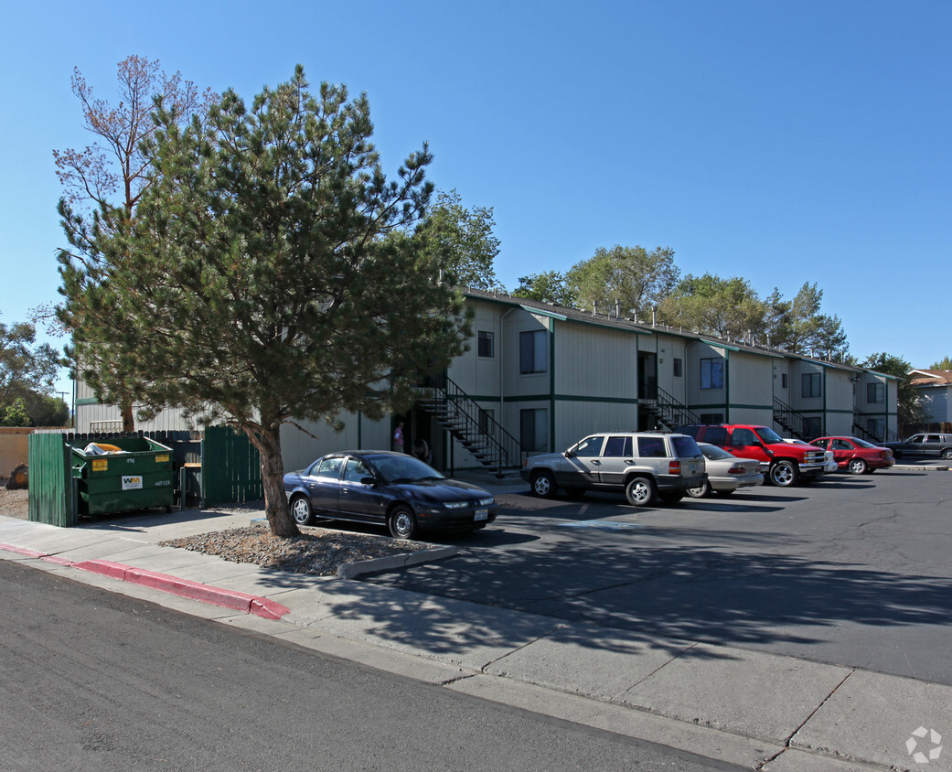 Building Photo - Pinewood Terrace