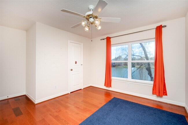 Foto del edificio - 3135 Old Masters Dr