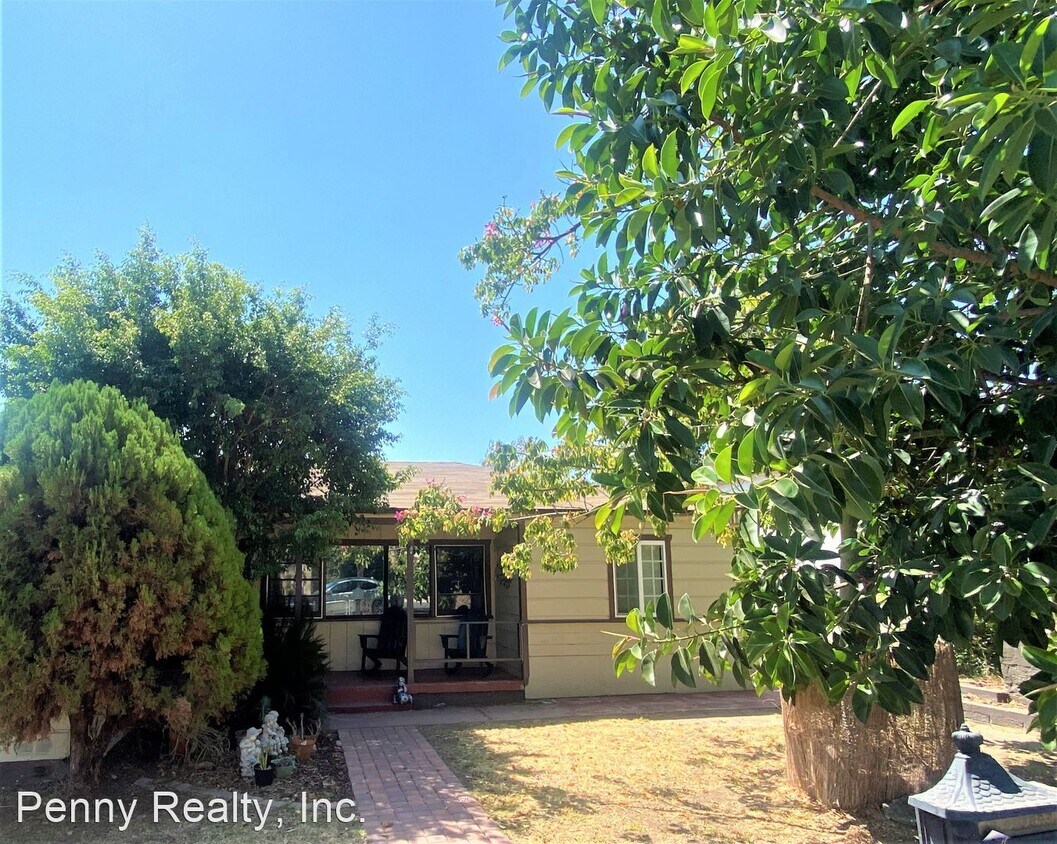 Primary Photo - 3 br, 1 bath House - 7351 San Miguel Ave.
