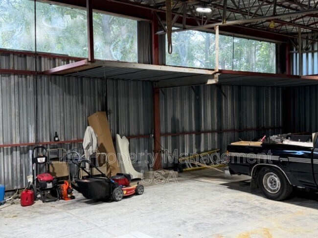 Foto del edificio - 7134 Williams Rd