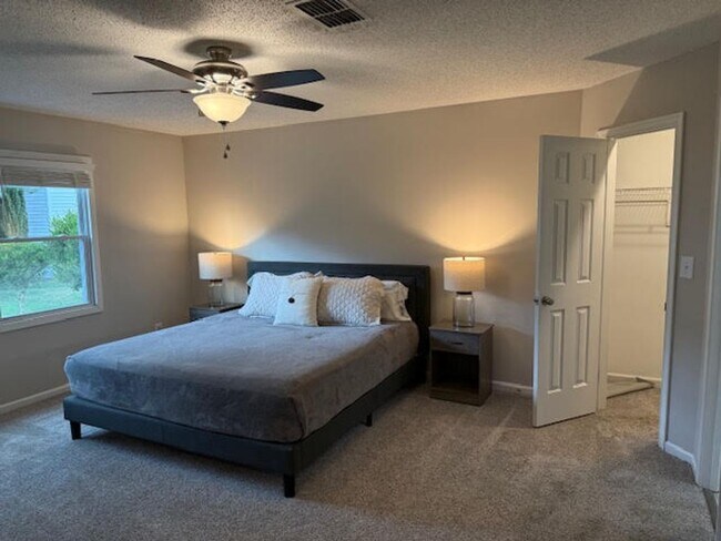 Foto del edificio - FOR RENT! CHESAPEAKE