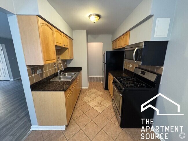 Building Photo - 3057 N Narragansett Ave