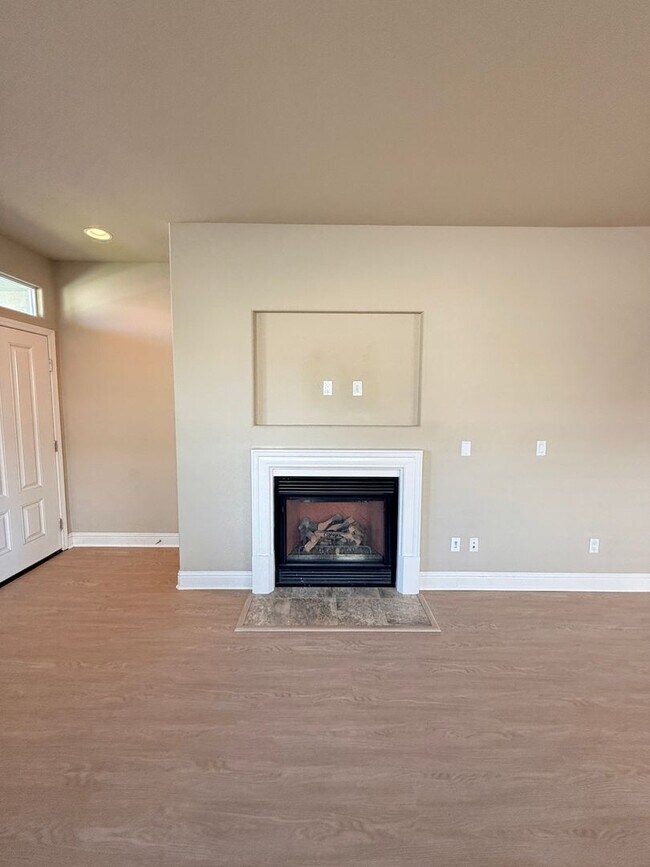 Building Photo - Newer Single Story Home in The Stone Gate ...