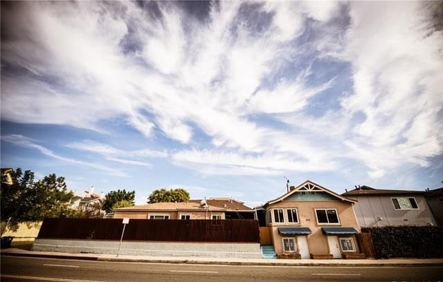 Building Photo - 102 Paloma Ave