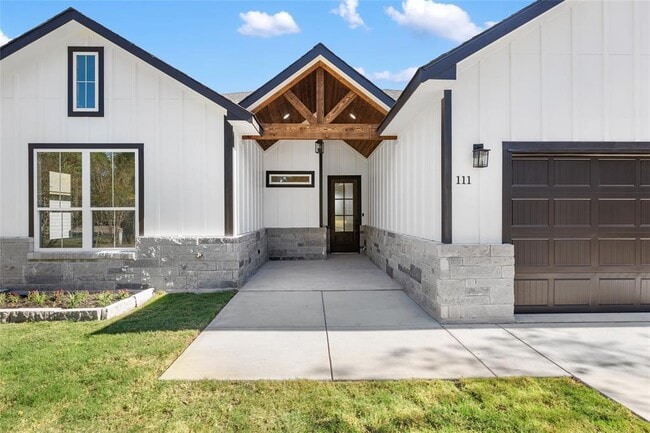 Building Photo - 111 Kukui Ct