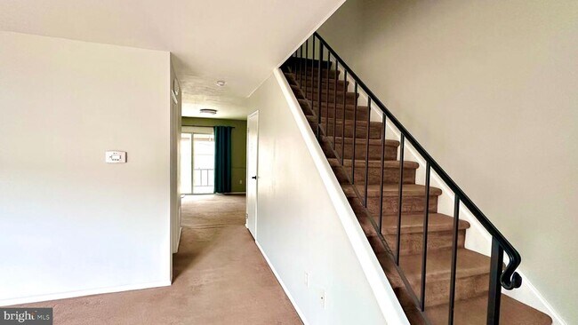 Foto del edificio - 53 Eisenhower Cir