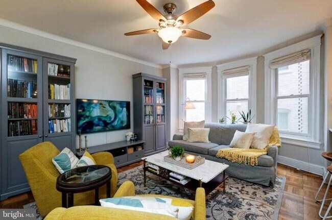 Foto del edificio - 1869 Mintwood Pl NW