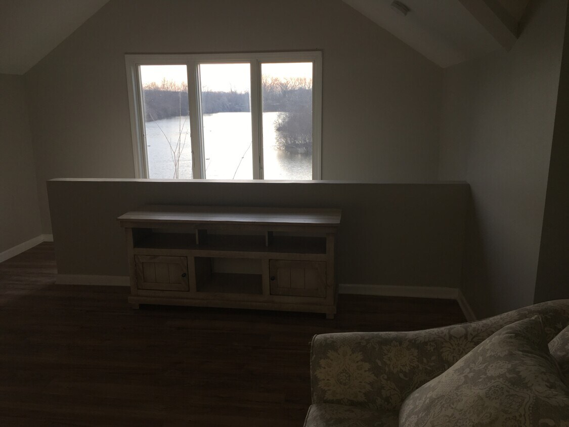 Lake View - 23101 Pilcher Rd