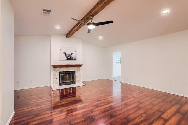 Building Photo - 8400 Horton Trail