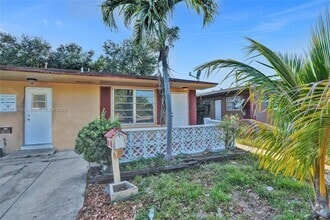 Building Photo - 16980 N Miami Ave