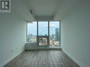 Building Photo - 77 Shuter St