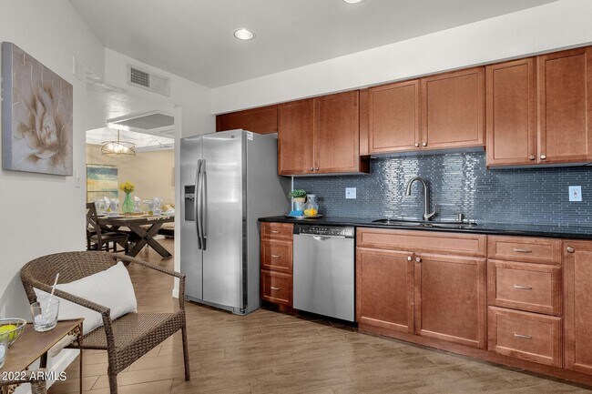 Foto del edificio - 9450 N 94th Pl