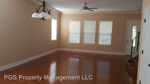 Foto del edificio - 111 E Steele St