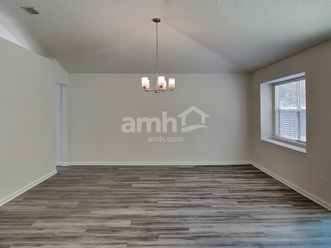 Foto del edificio - 145 Johns Glen Dr