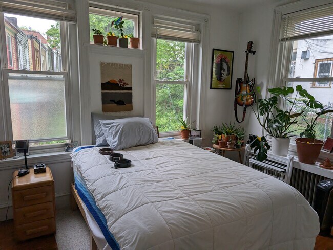 Dormitorio - 440 S 43rd St
