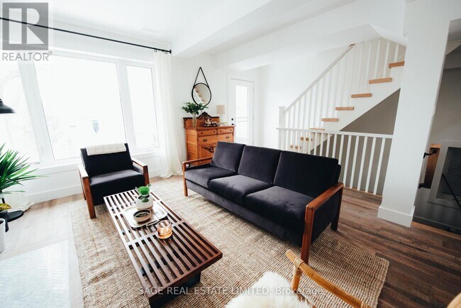 Photo du bâtiment - 83 Ingham Ave
