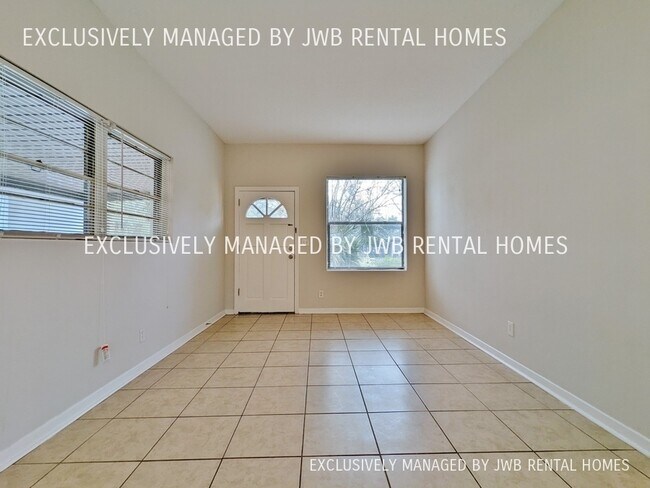 Building Photo - 5253 Janice Cir S