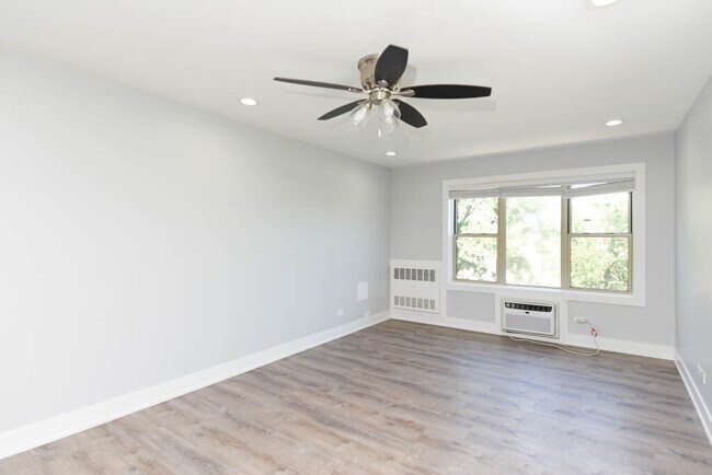 Building Photo - 1301 Estes