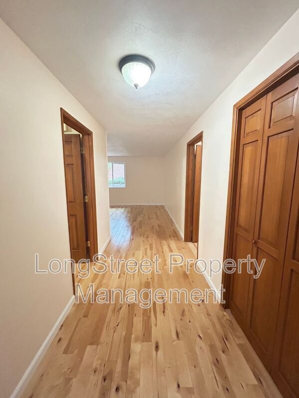 Foto del edificio - 3325 NW Circle Blvd