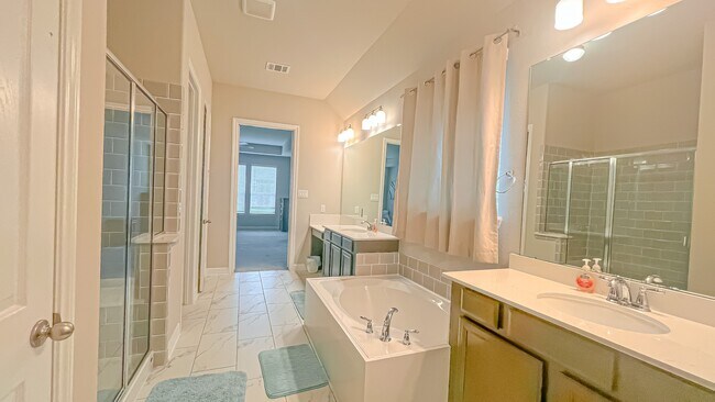 Foto del edificio - 2114 Partridgeberry Ln