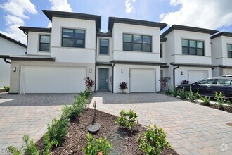 Building Photo - 27839 Solis Grande Dr