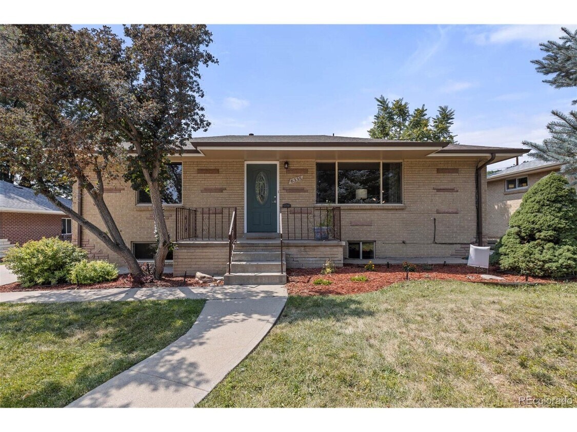Foto principal - 6335 Yukon St
