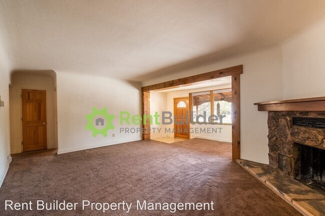 Foto del edificio - 2 br, 2 bath House - 4627 Hannett Ave. NE
