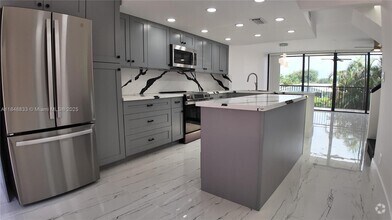 Building Photo - 2801 SW 87th Ave