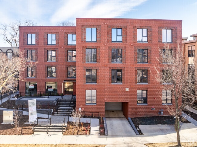 Building Photo - 517 W Main