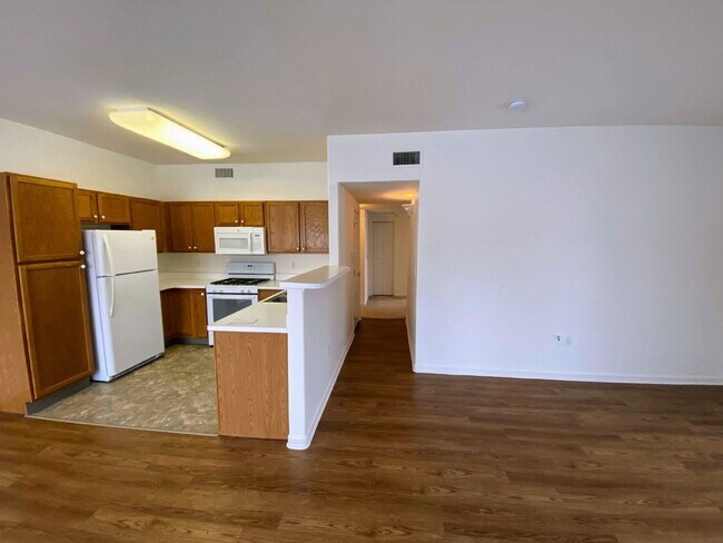 Foto del edificio - 8765 W Berry Ave