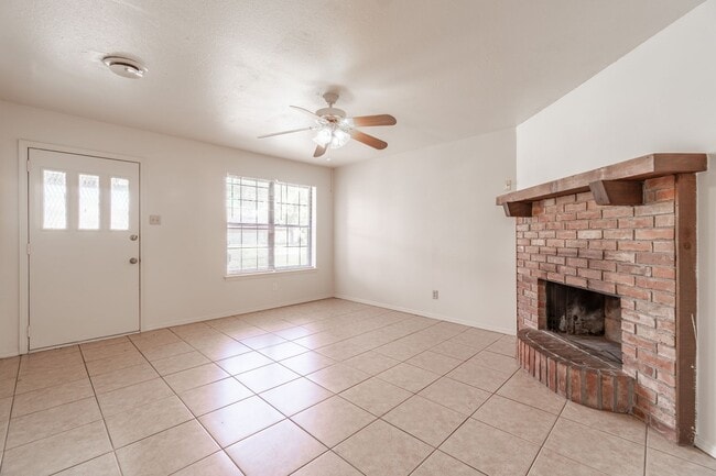 Building Photo - 6824-6826 Jackson Duplex