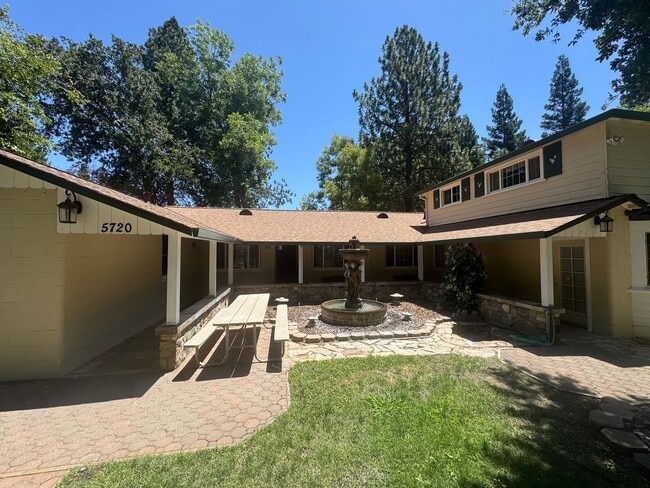Building Photo - 3 dwelling property located in Rio Linda