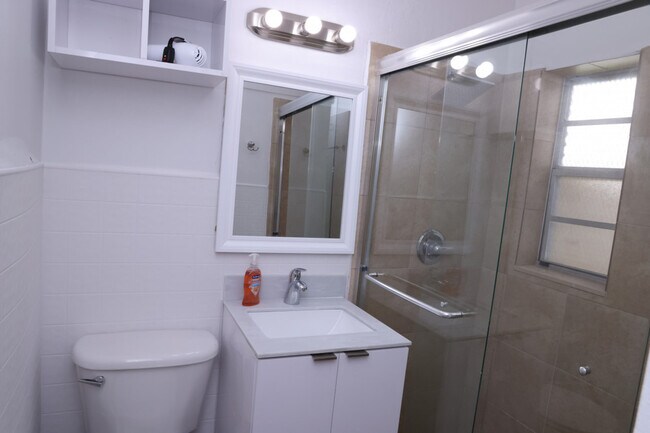 Foto del edificio - 1109 Douglas Rd