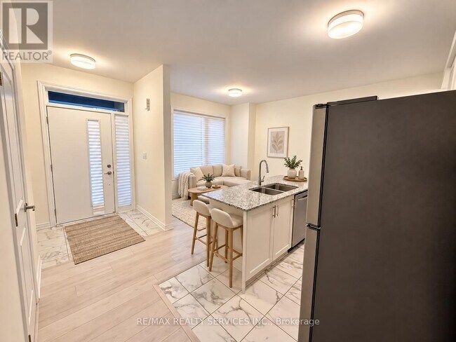 Building Photo - 48 Thornbird cres