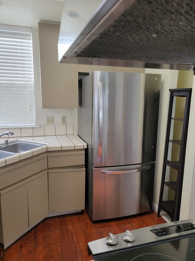 Building Photo - 125 Hobson St