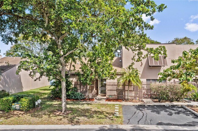 Foto del edificio - 1315 NW 122nd Terrace