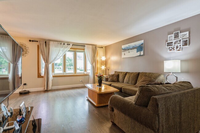 Foto del edificio - 1025 S Haddow Ave