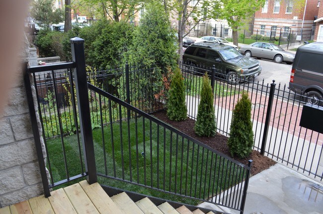 Foto del edificio - 1438 N Maplewood Ave