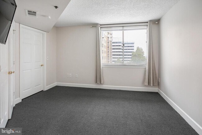 Foto del edificio - 1276 N Wayne St